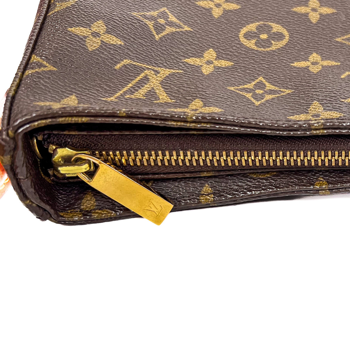 Louis Vuitton Looping MM Monogram Canvas Shoulder Bag - Saint Luxe