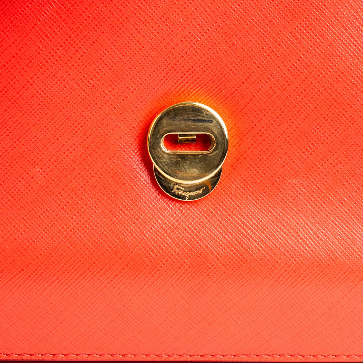 Salvatore Ferragamo Vara Bow Chain Shoulder Bag - St. Luxe